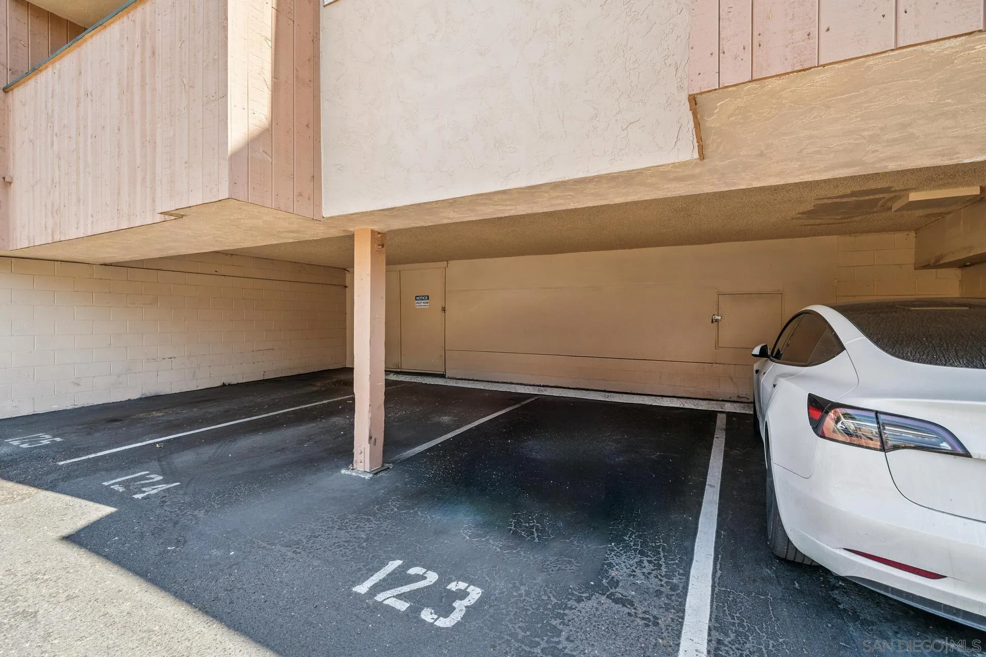 8727 Lake Murray Blvd. Unit 1