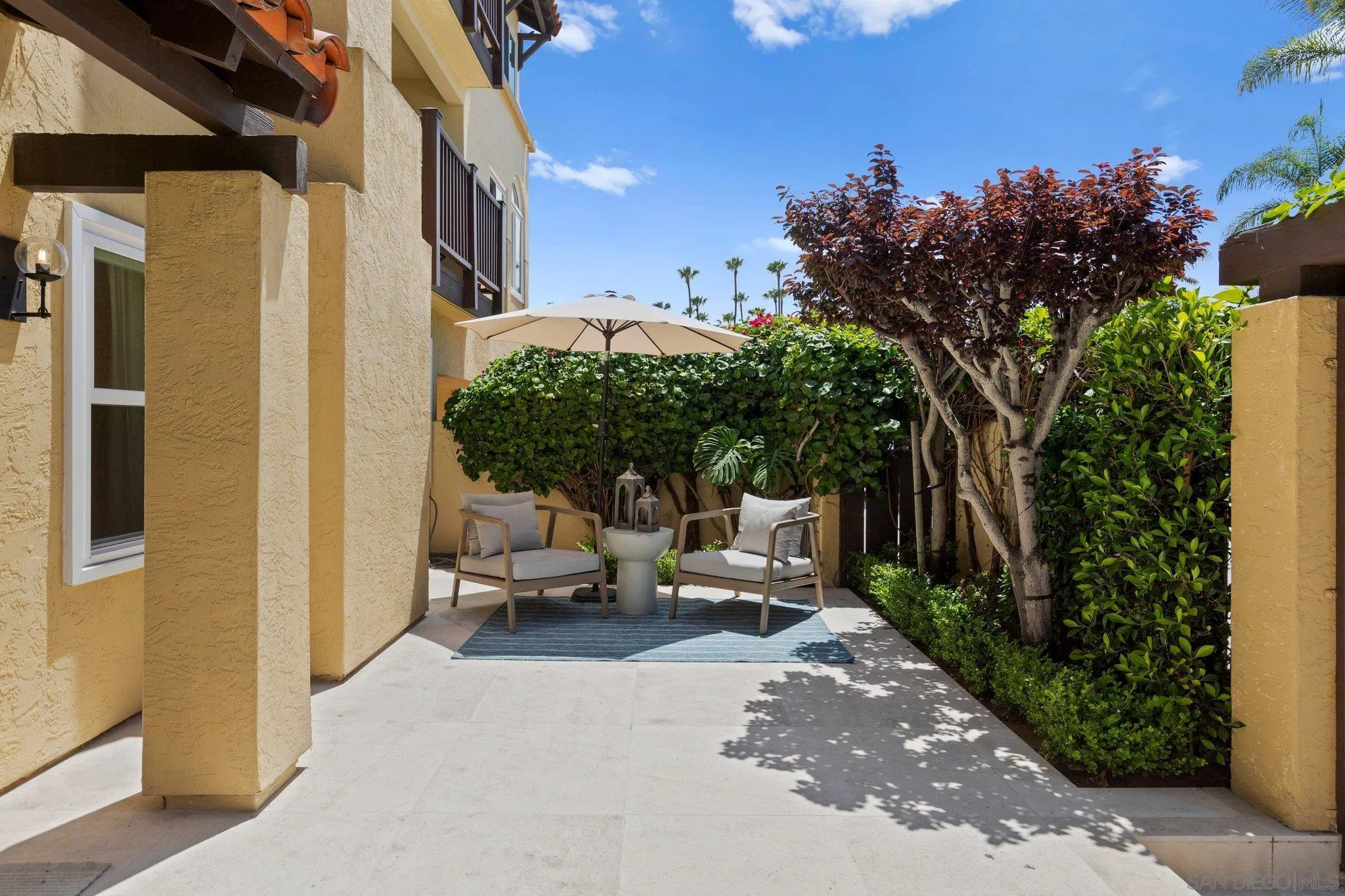8121 Camino Del Sol Unit 102