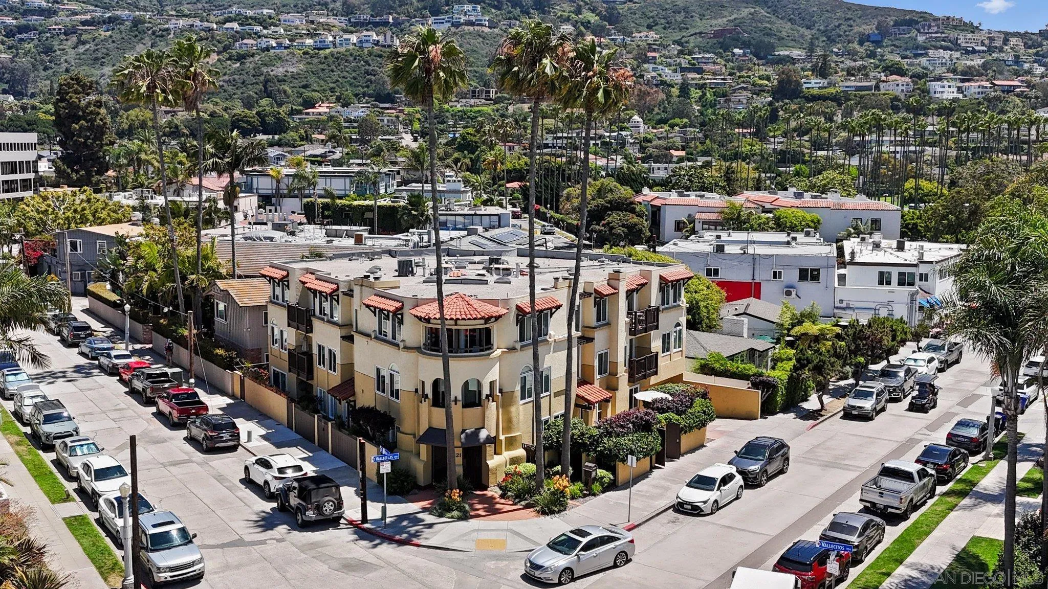 8121 Camino Del Sol Unit 102