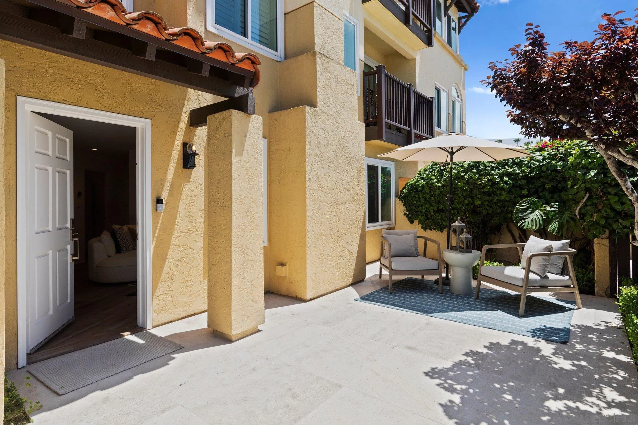 8121 Camino Del Sol Unit 102
