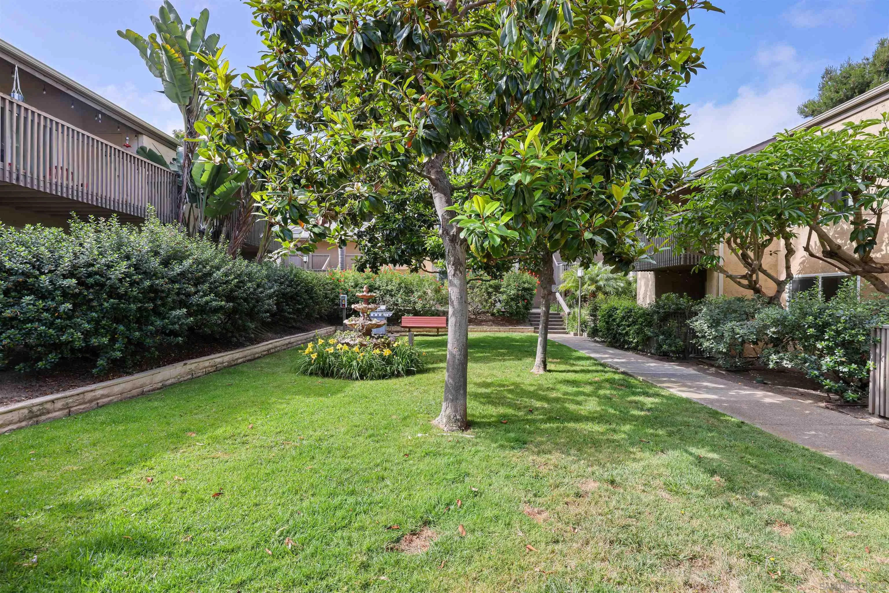 8515 Villa La Jolla Dr Unit: G
