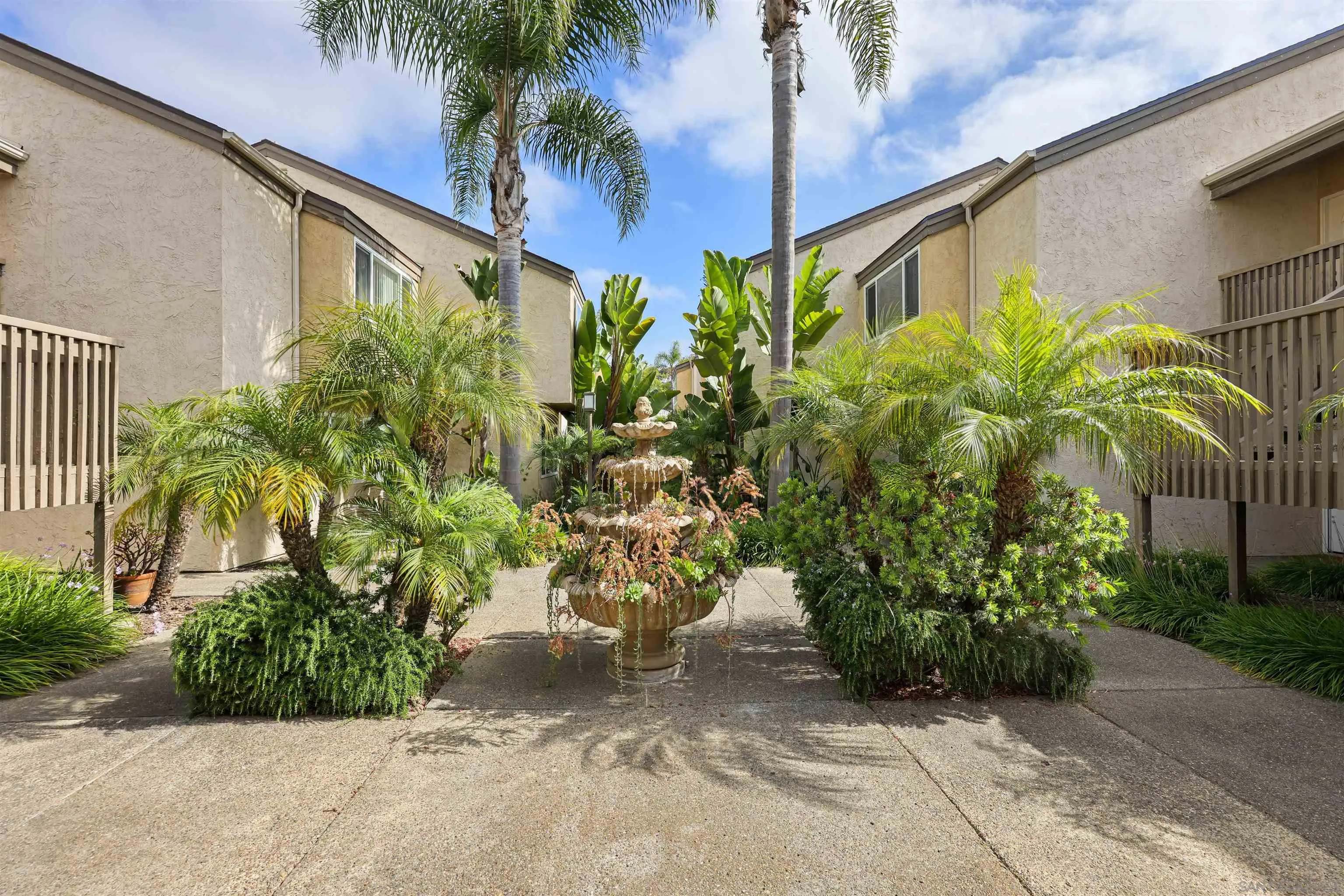8515 Villa La Jolla Dr Unit: G