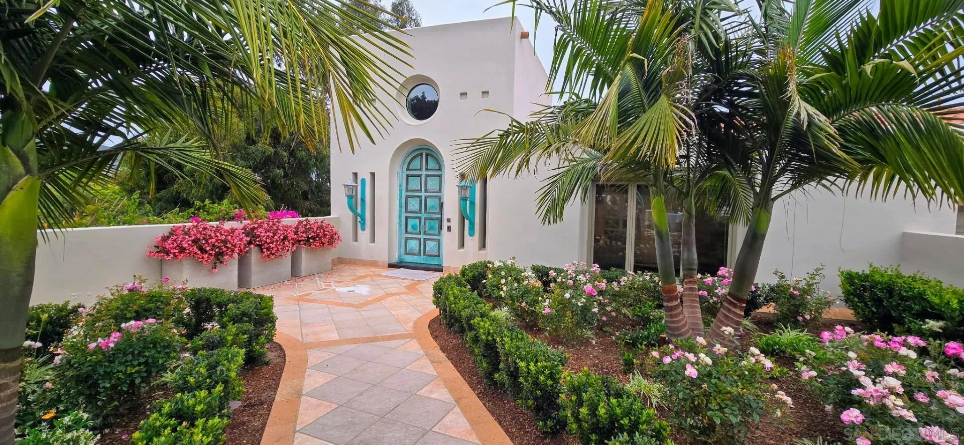 8308 Calle Del Cielo