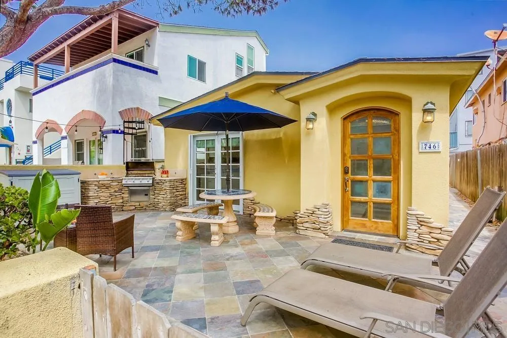 746 Ensenada Ct