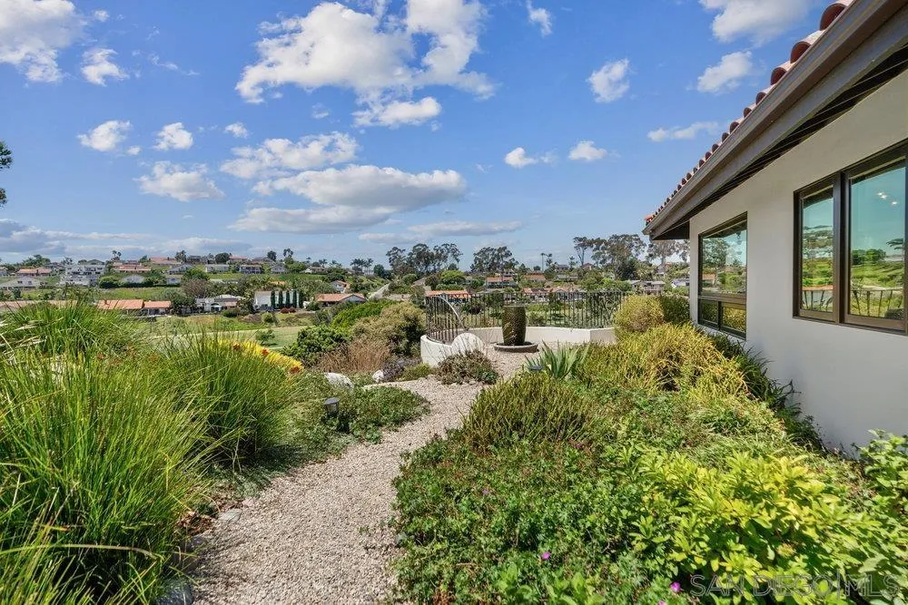 350 Punta Baja Dr