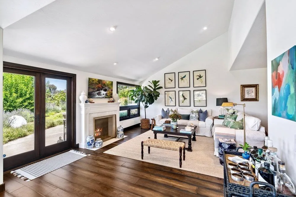 350 Punta Baja Dr