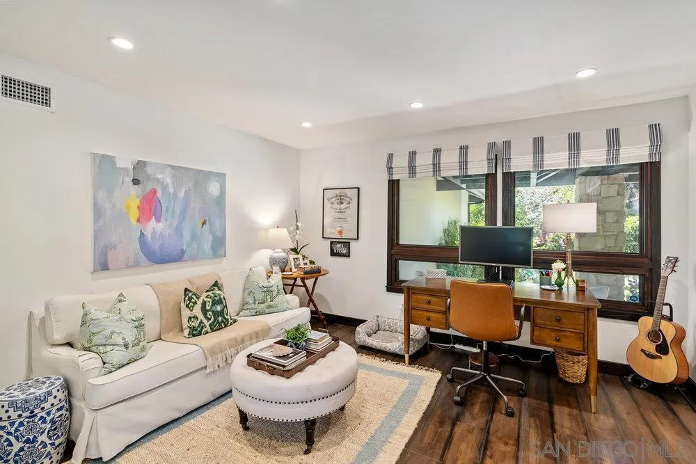 350 Punta Baja Dr