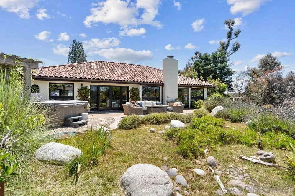 350 Punta Baja Dr