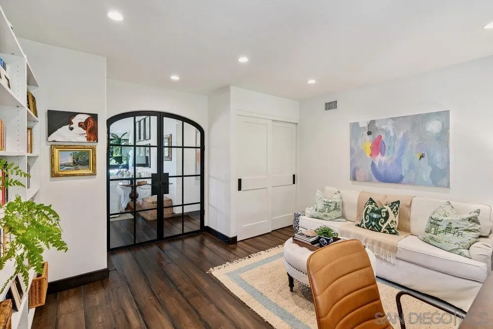 350 Punta Baja Dr