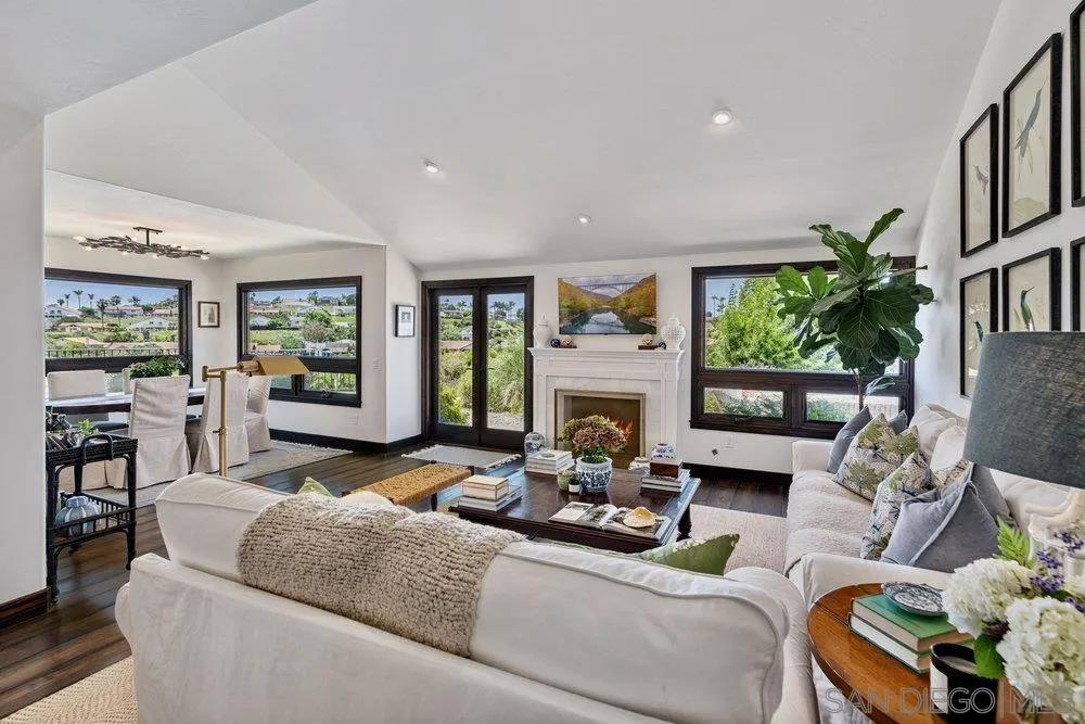 350 Punta Baja Dr