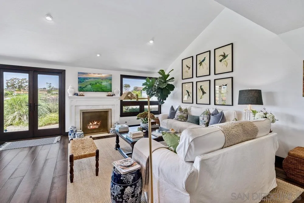 350 Punta Baja Dr