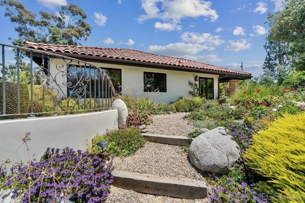 350 Punta Baja Dr