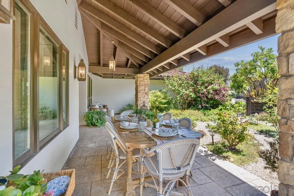 350 Punta Baja Dr