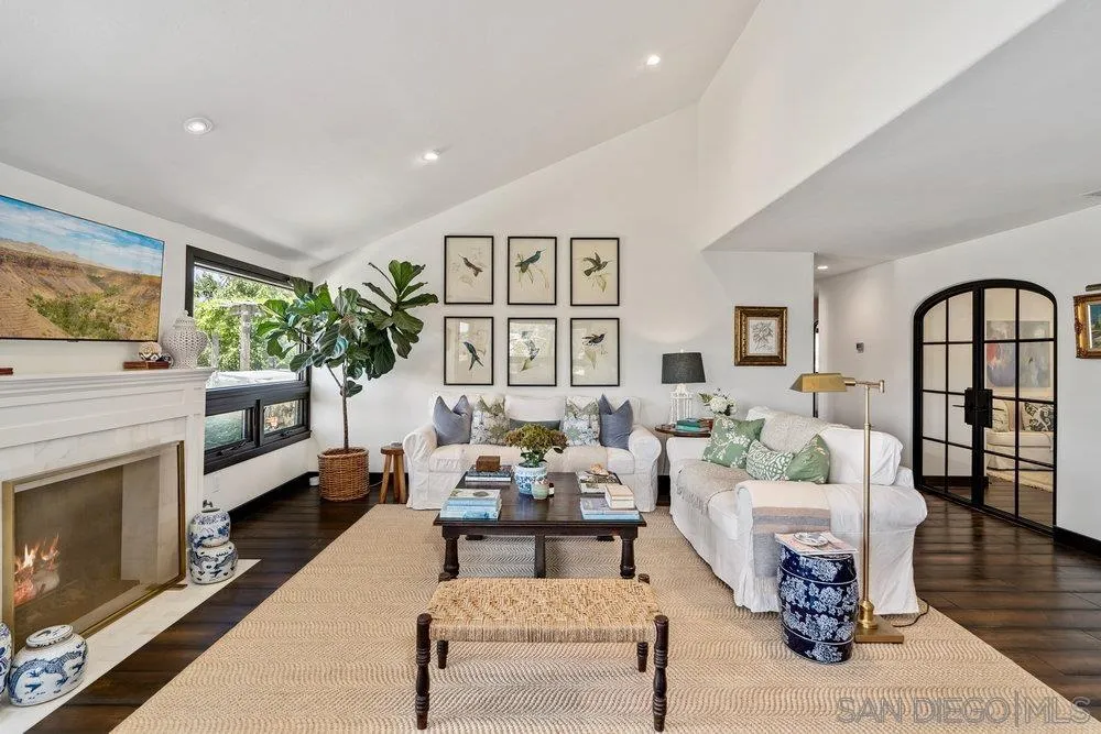 350 Punta Baja Dr