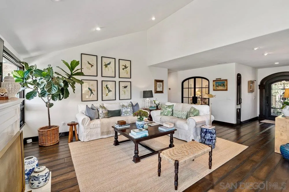350 Punta Baja Dr
