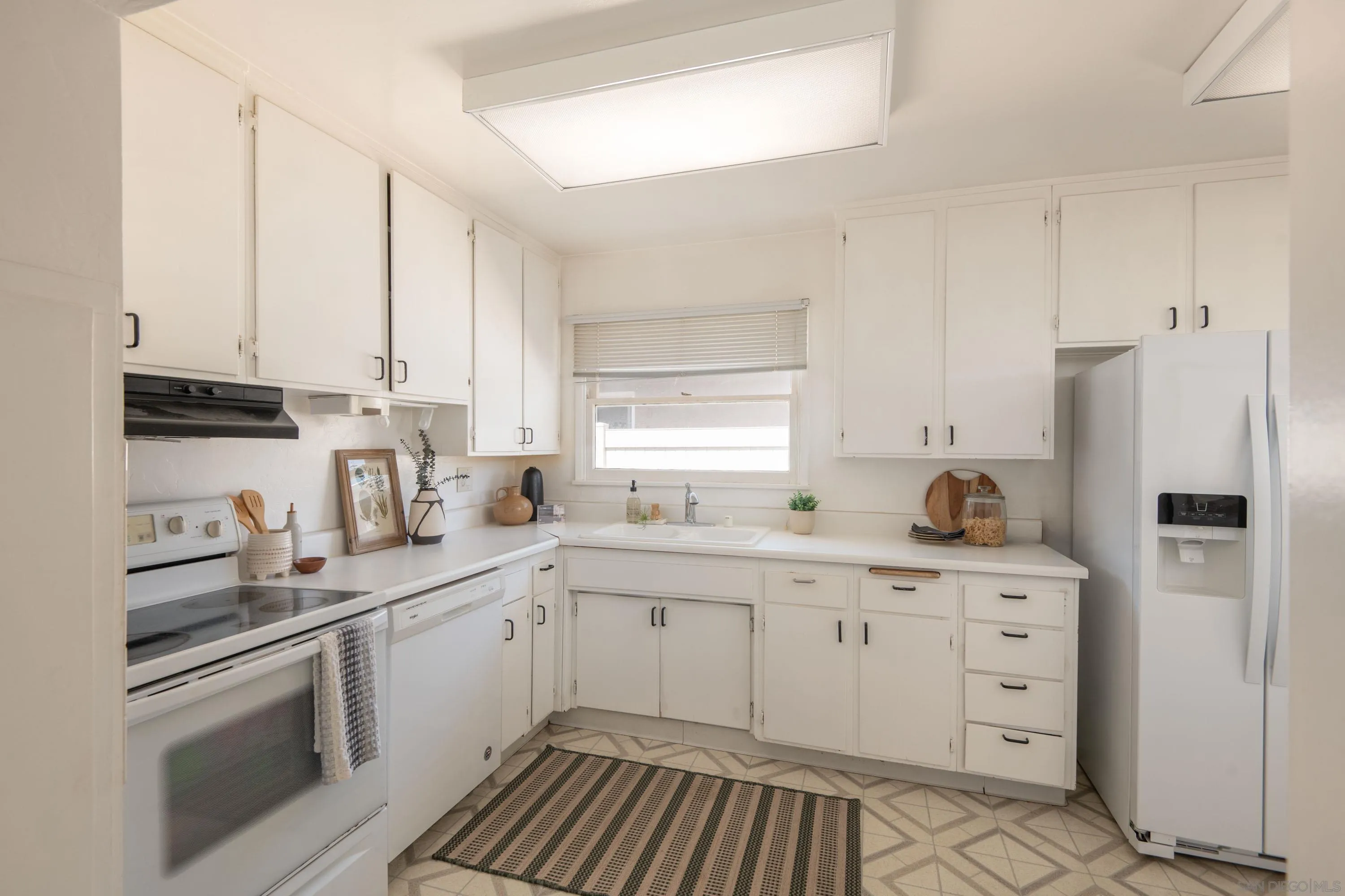4257 Taos Dr