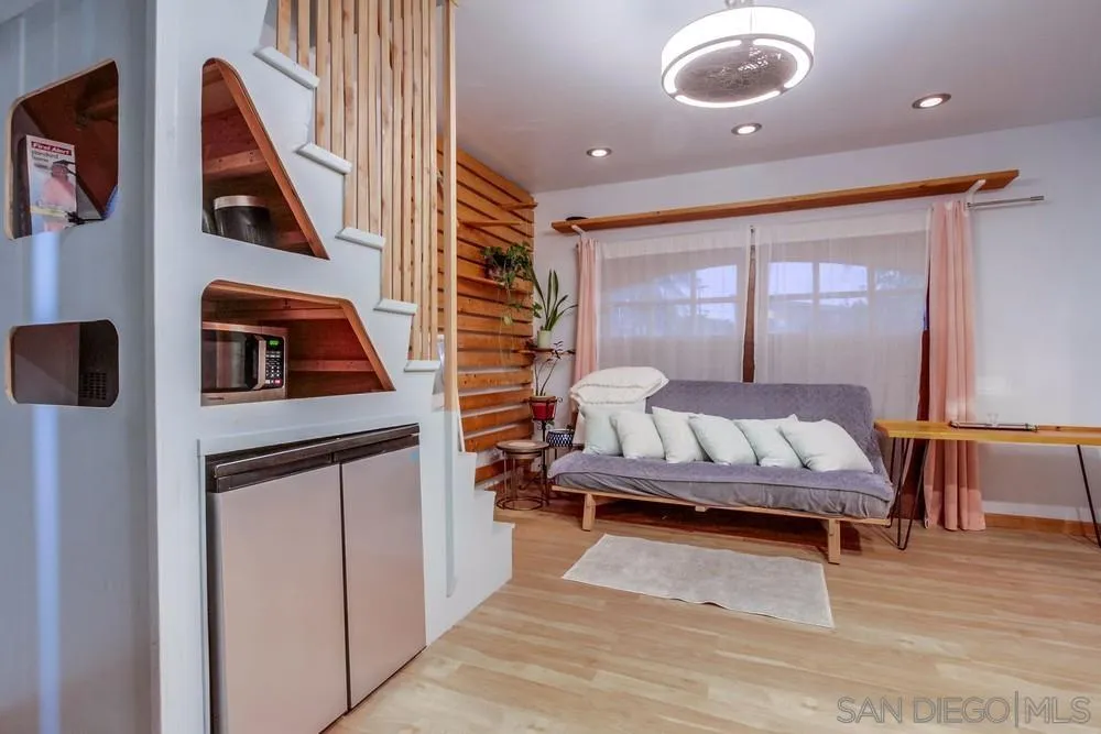 438 Retaheim Way