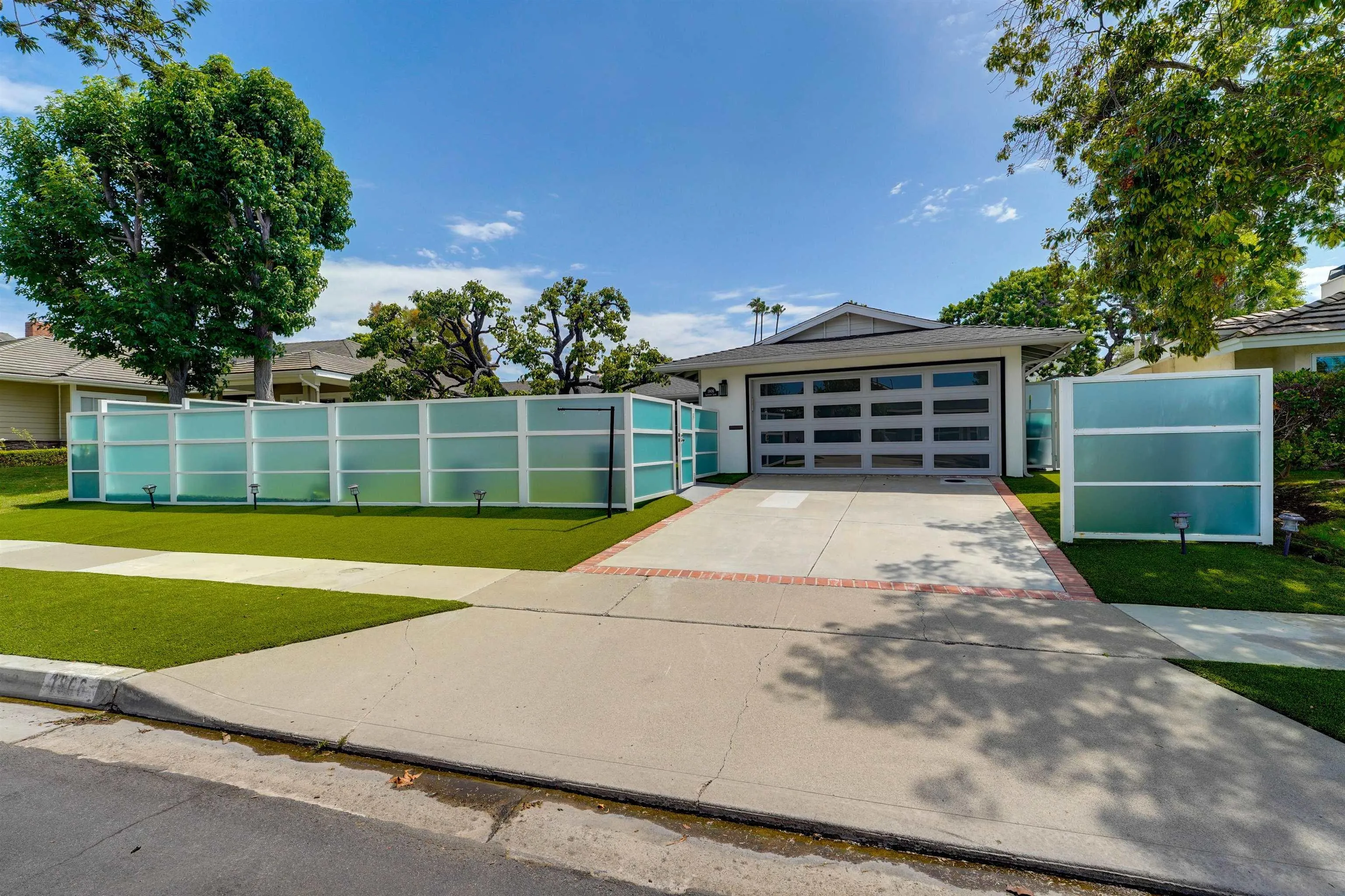 1806 Leeward Lane