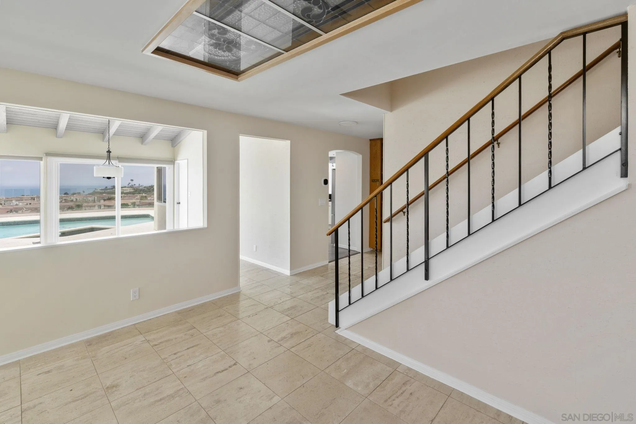 5476 Castle Hills Dr