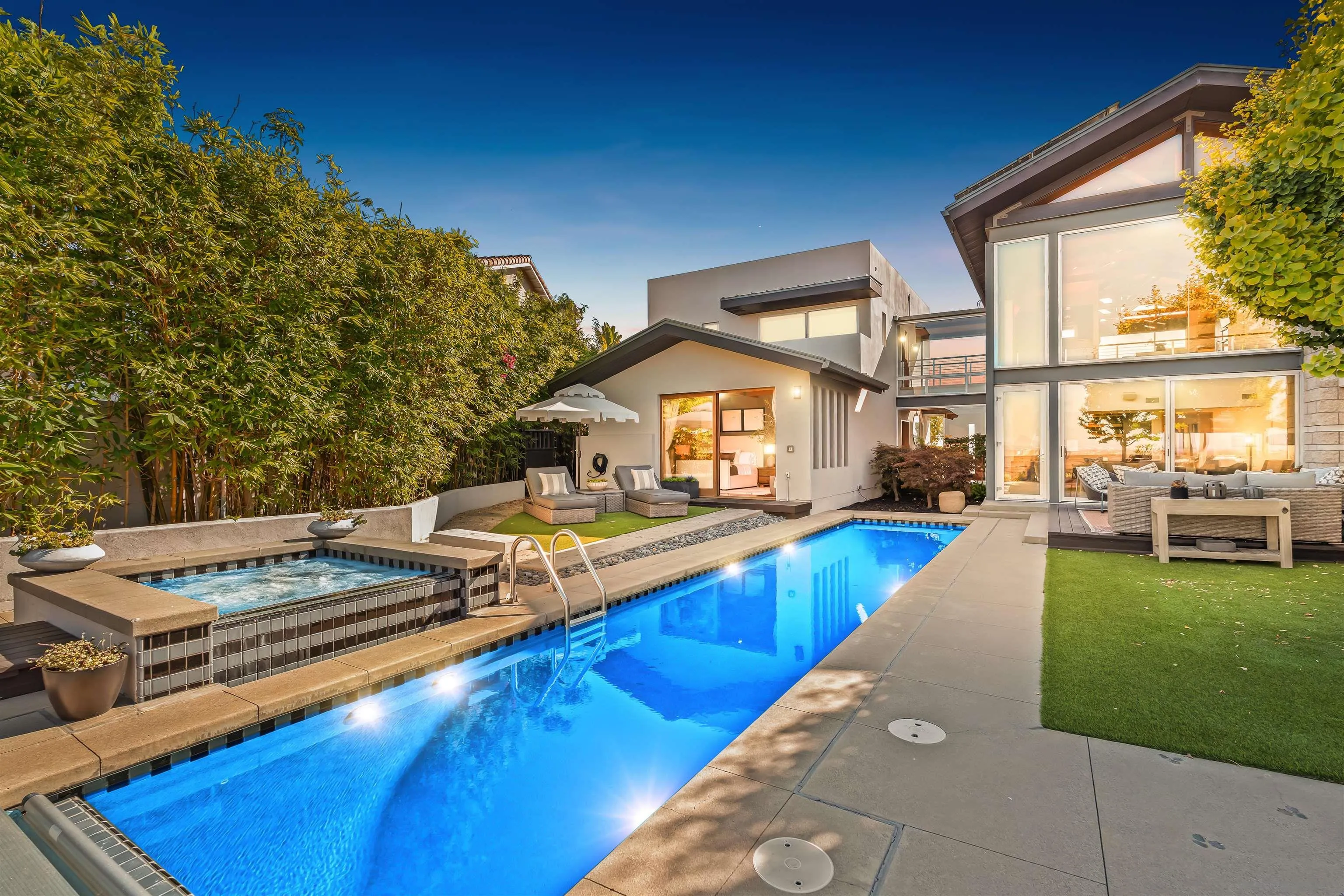 5259 Pacifica Dr