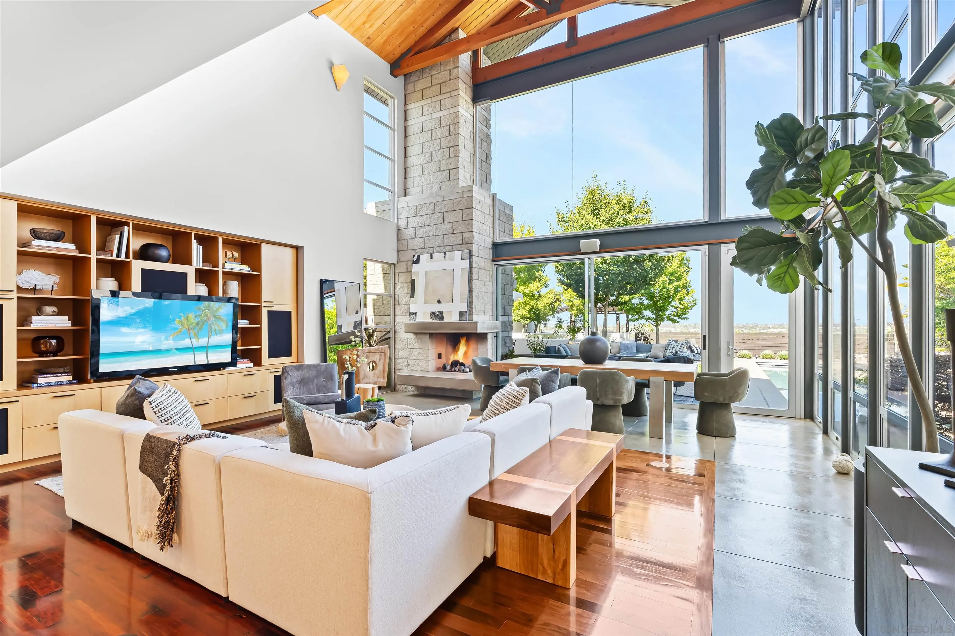 5259 Pacifica Dr