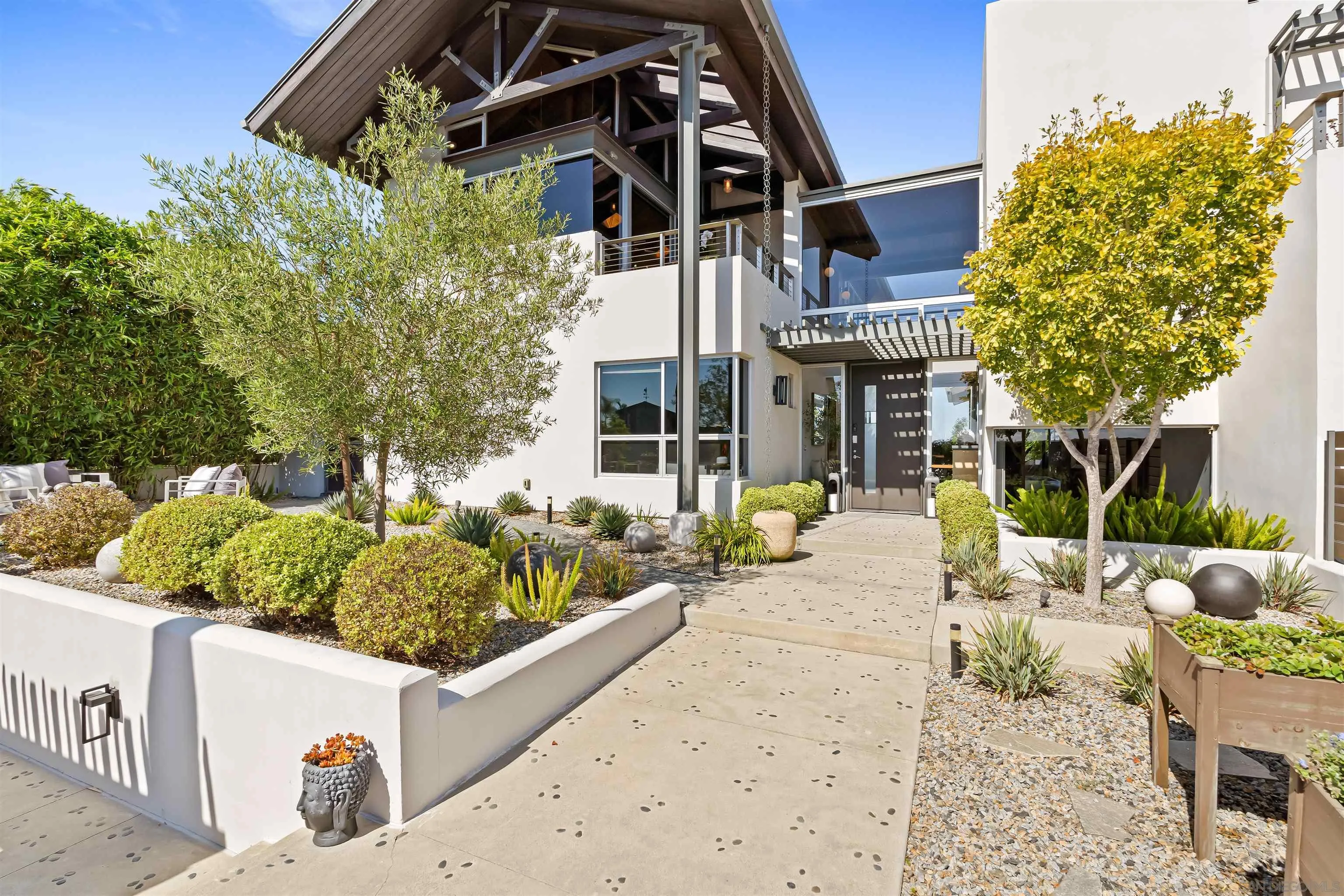5259 Pacifica Dr