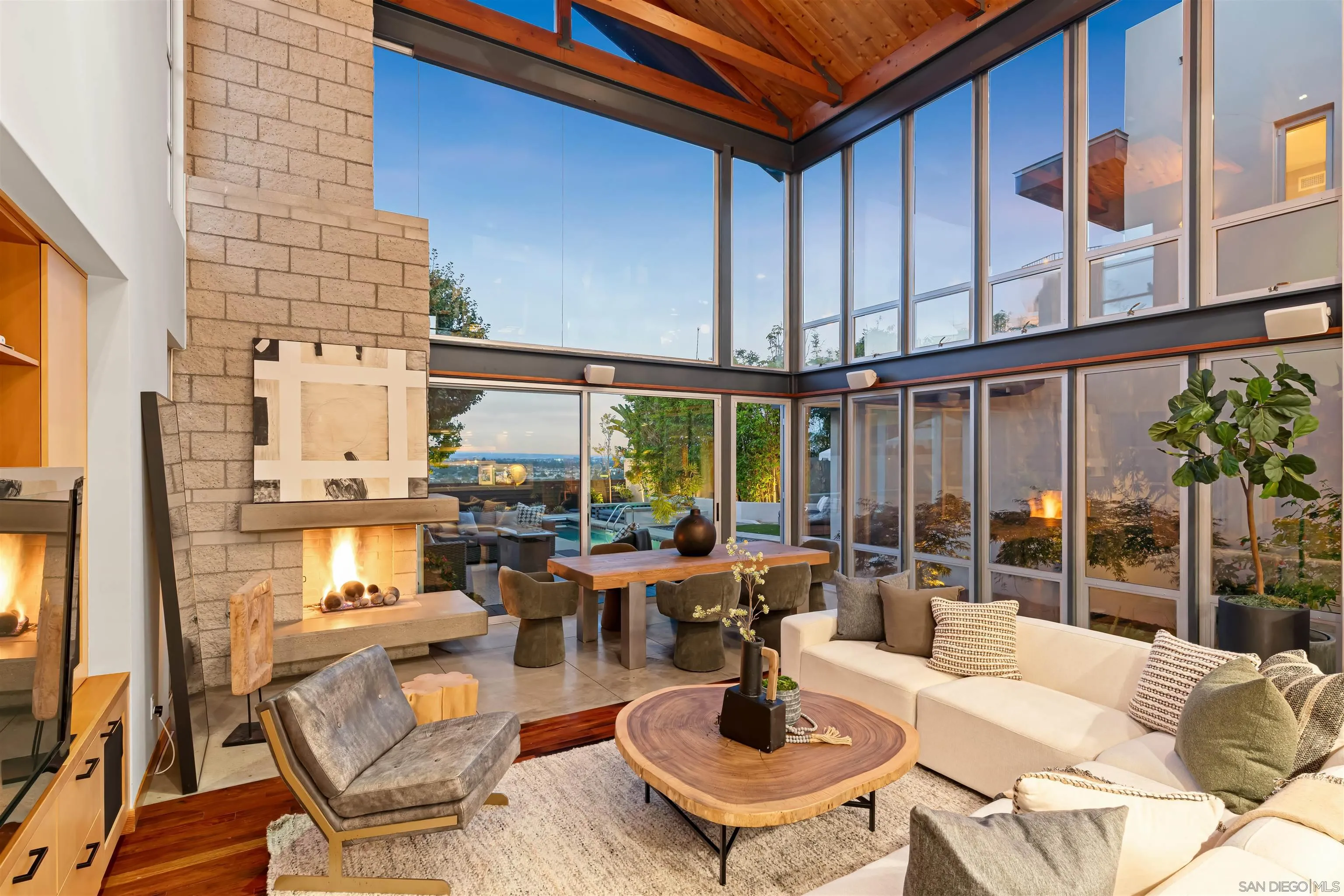 5259 Pacifica Dr