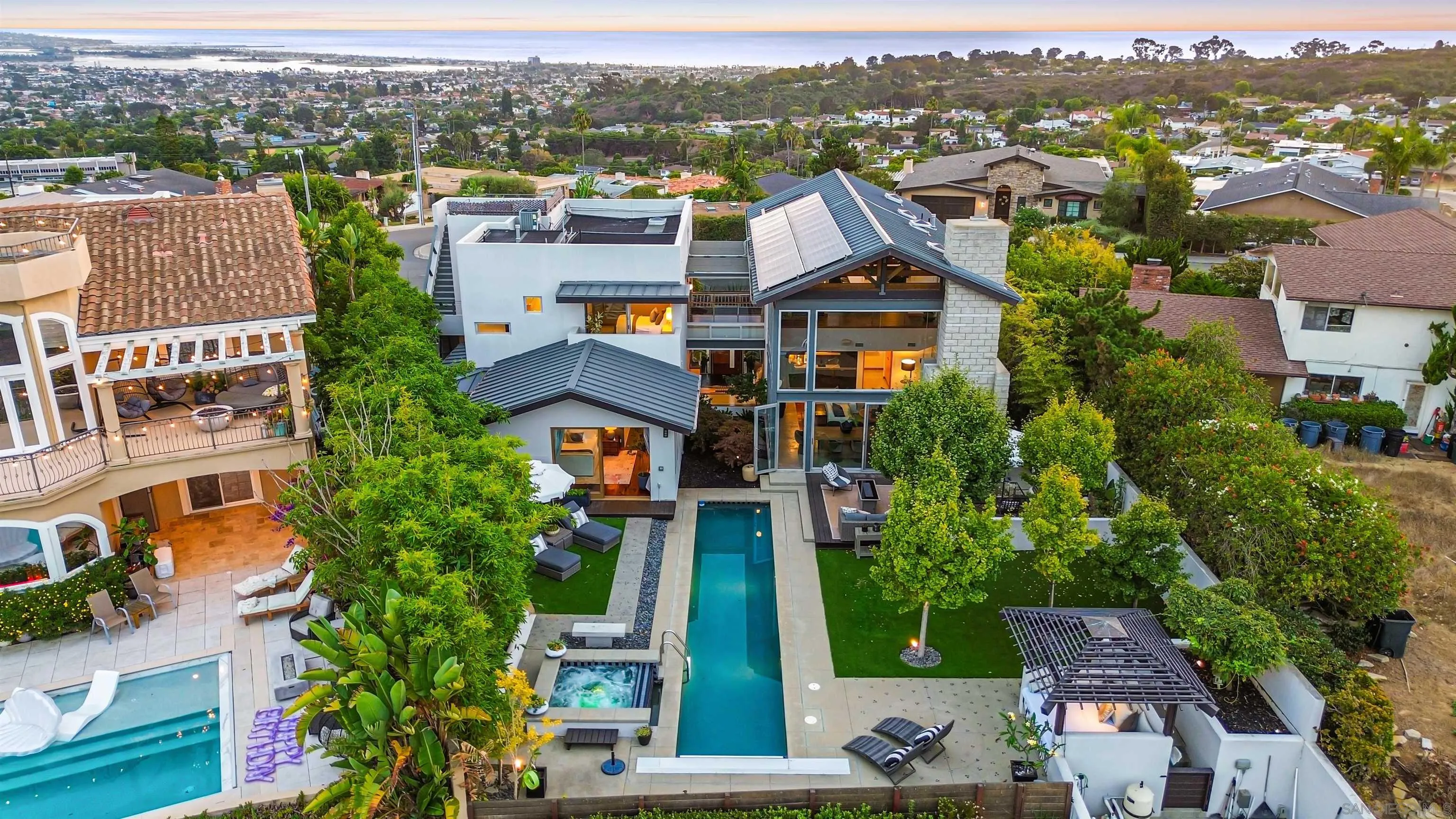 5259 Pacifica Dr