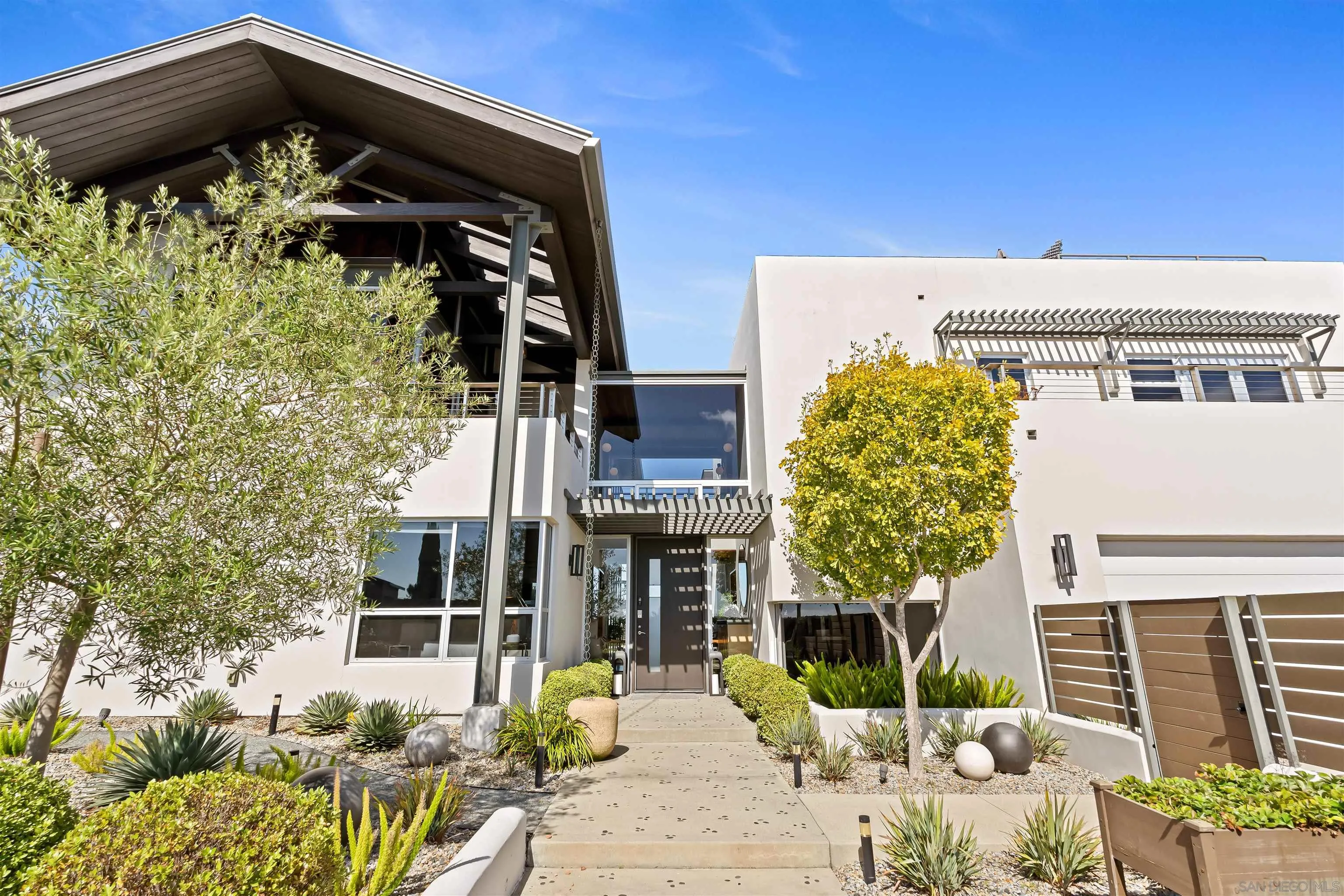 5259 Pacifica Dr