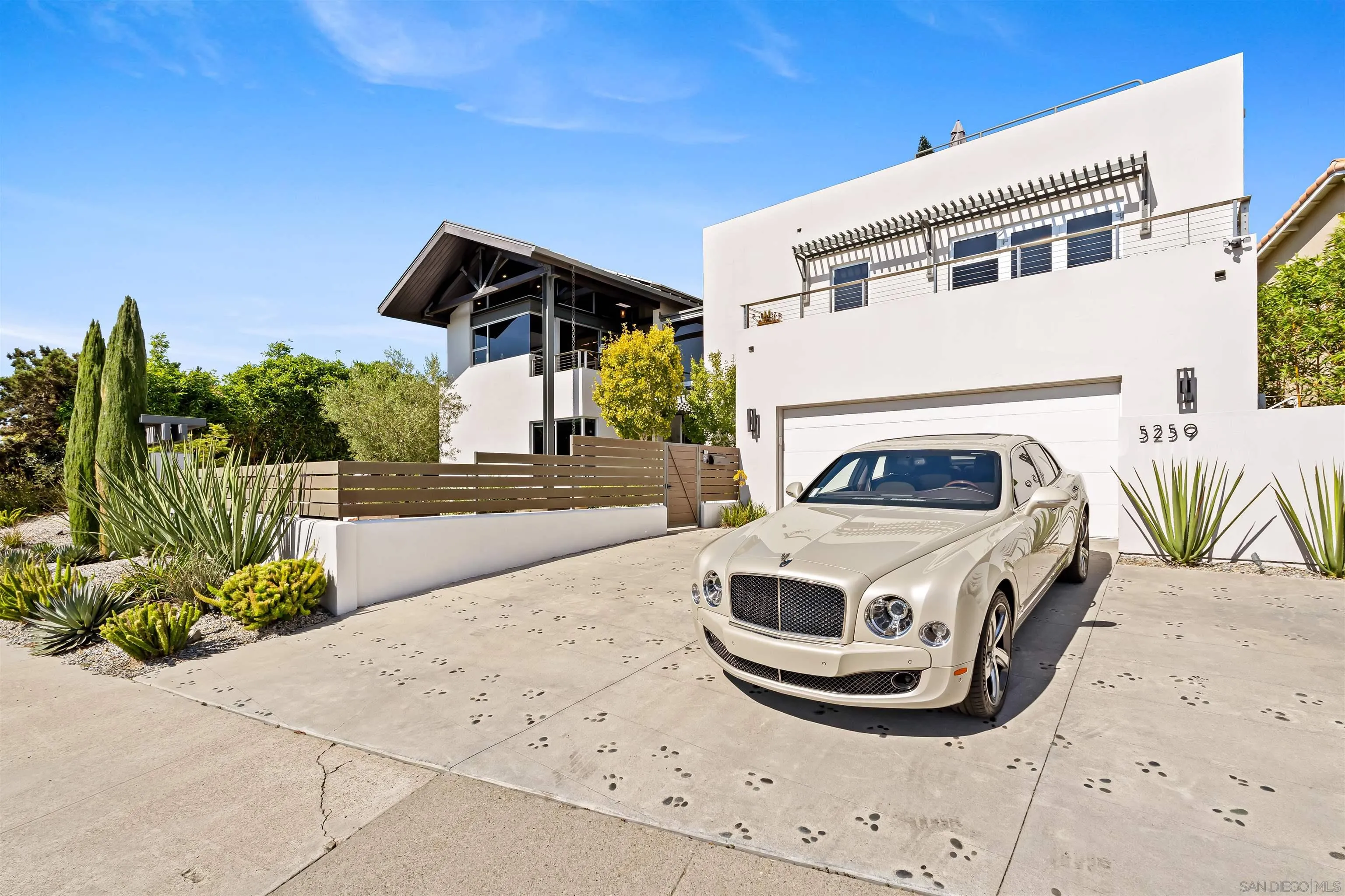 5259 Pacifica Dr