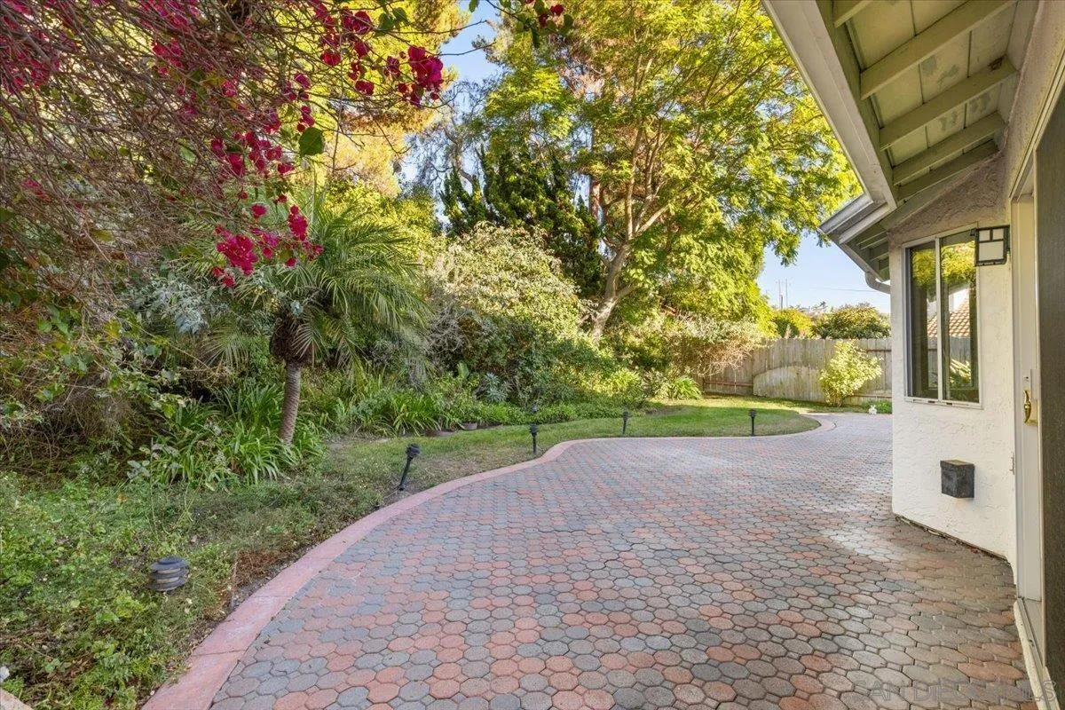 2130 Anda Lucia Way
