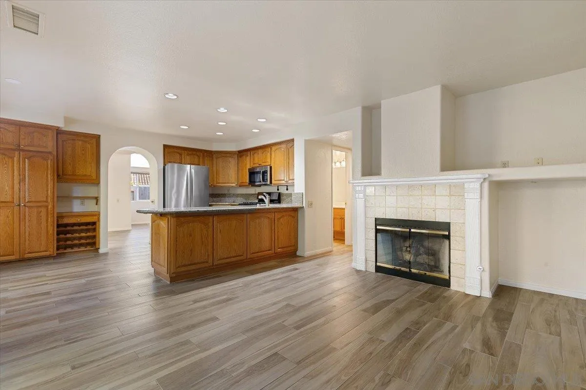 2130 Anda Lucia Way