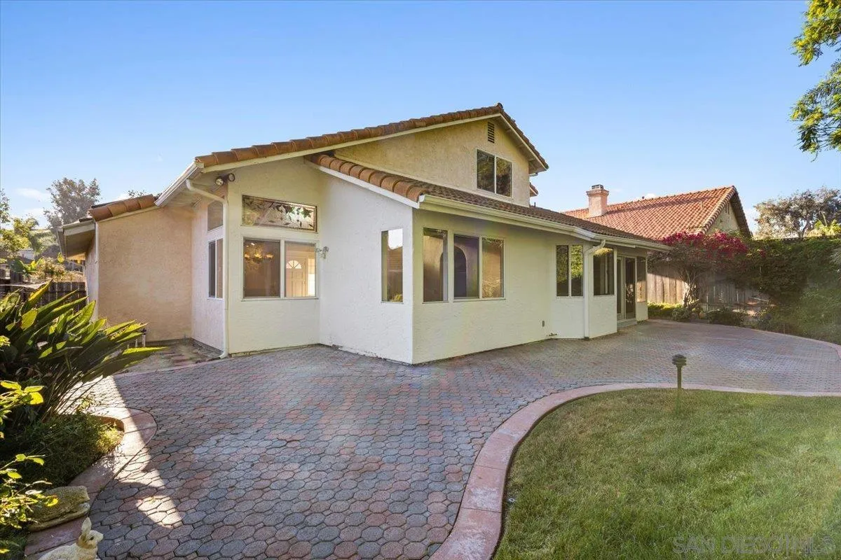 2130 Anda Lucia Way