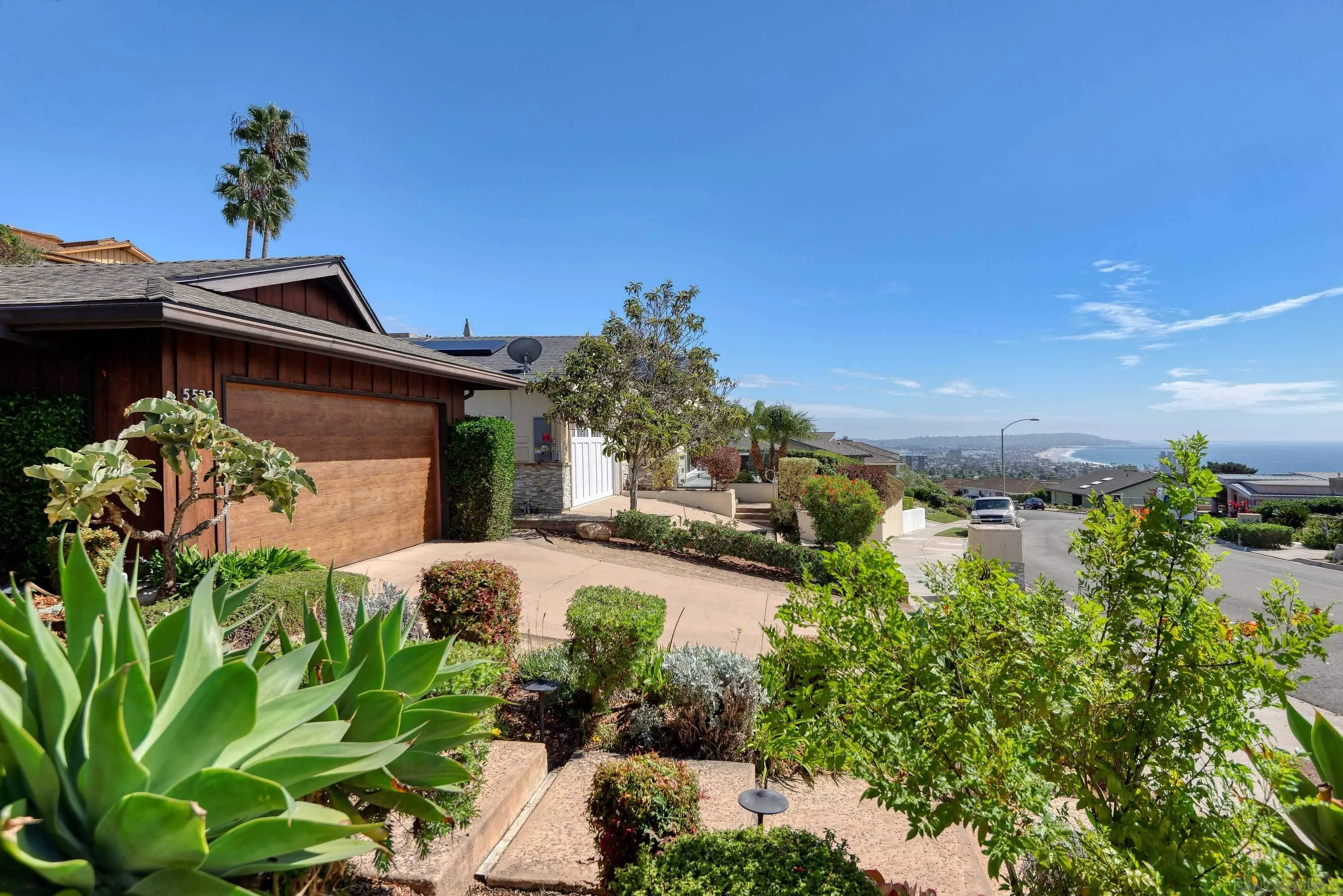 5533 Moonlight Ln