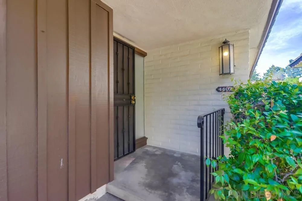 4402 Collwood Ln
