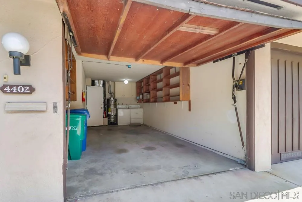 4402 Collwood Ln