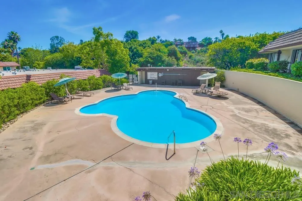4402 Collwood Ln