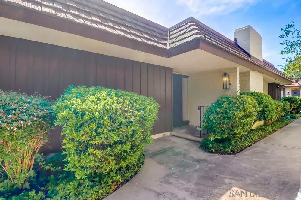 4402 Collwood Ln