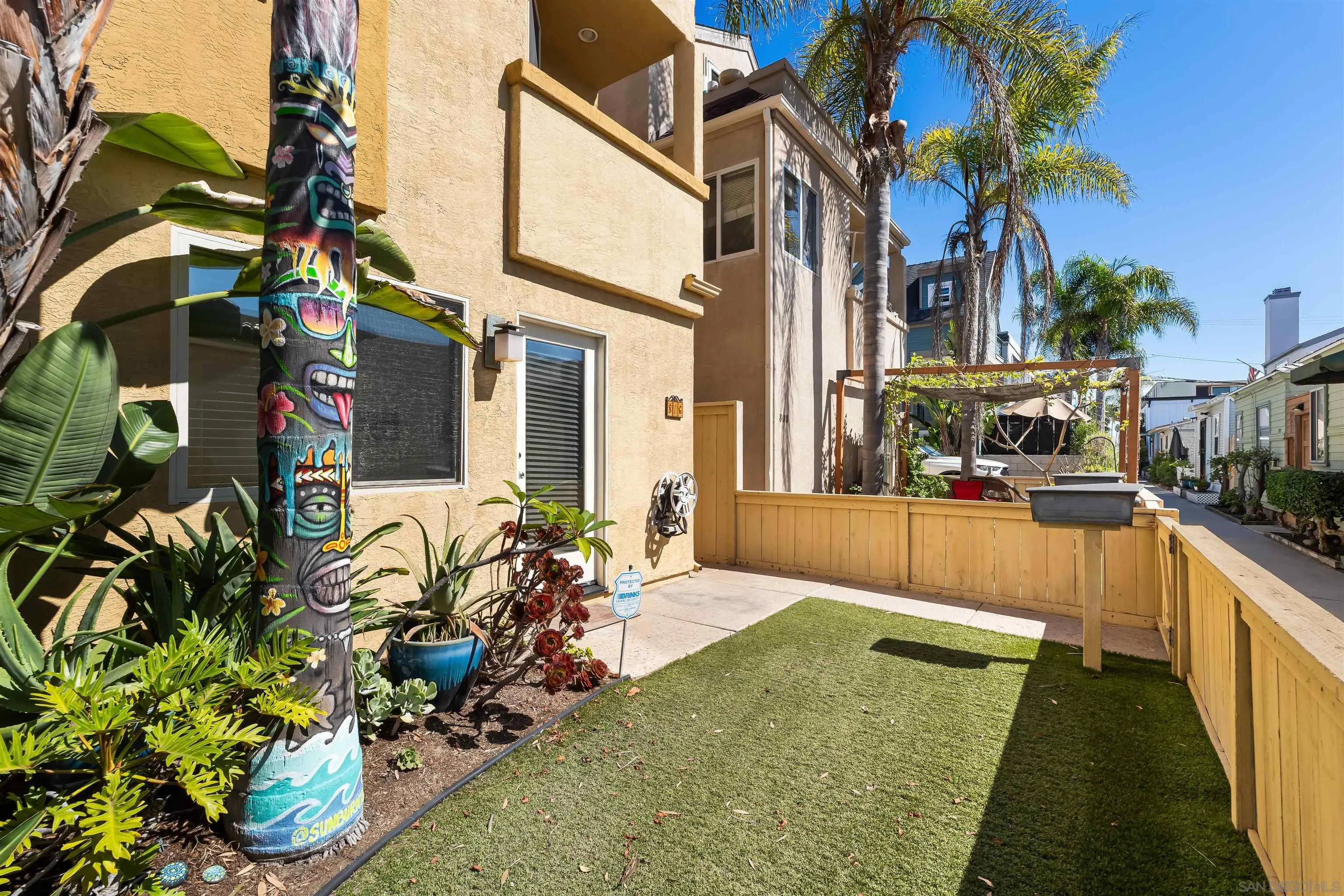 806 Redondo Ct