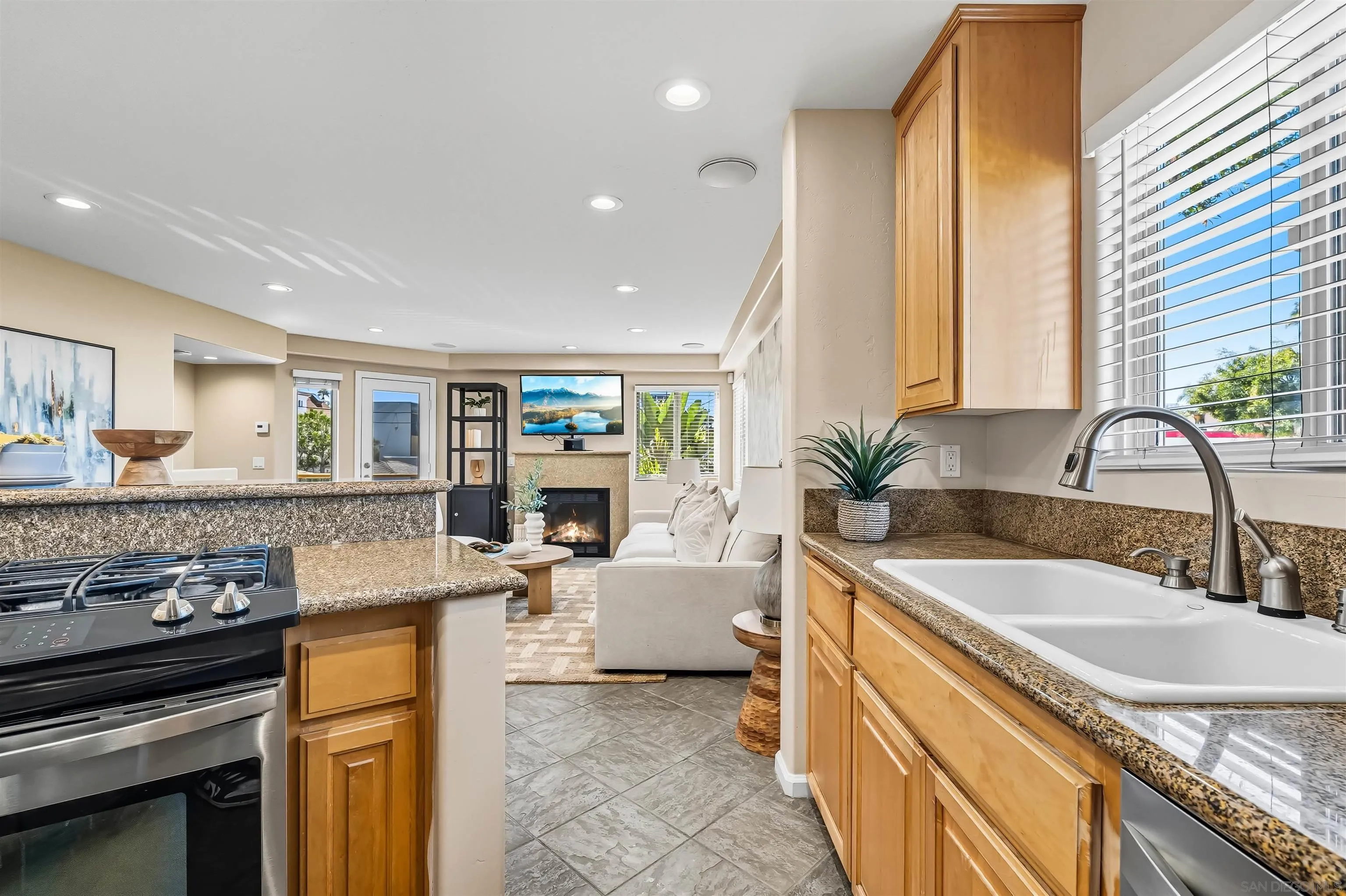 806 Redondo Ct