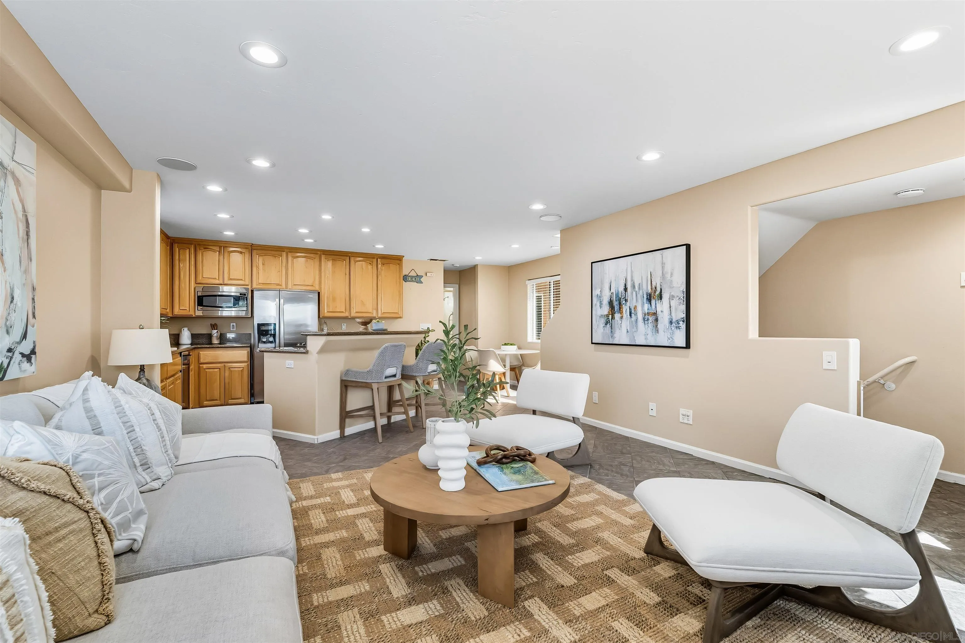 806 Redondo Ct