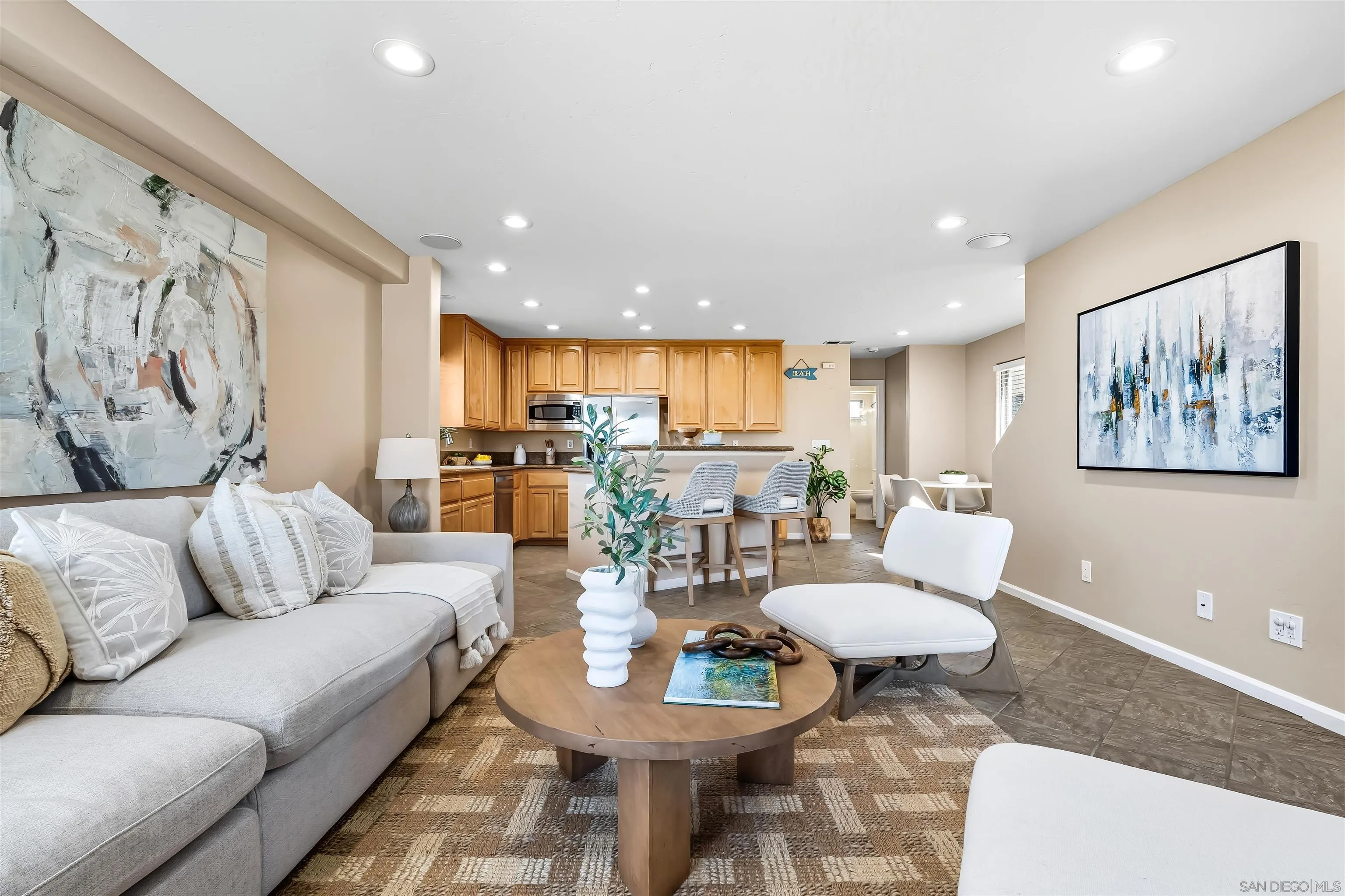 806 Redondo Ct