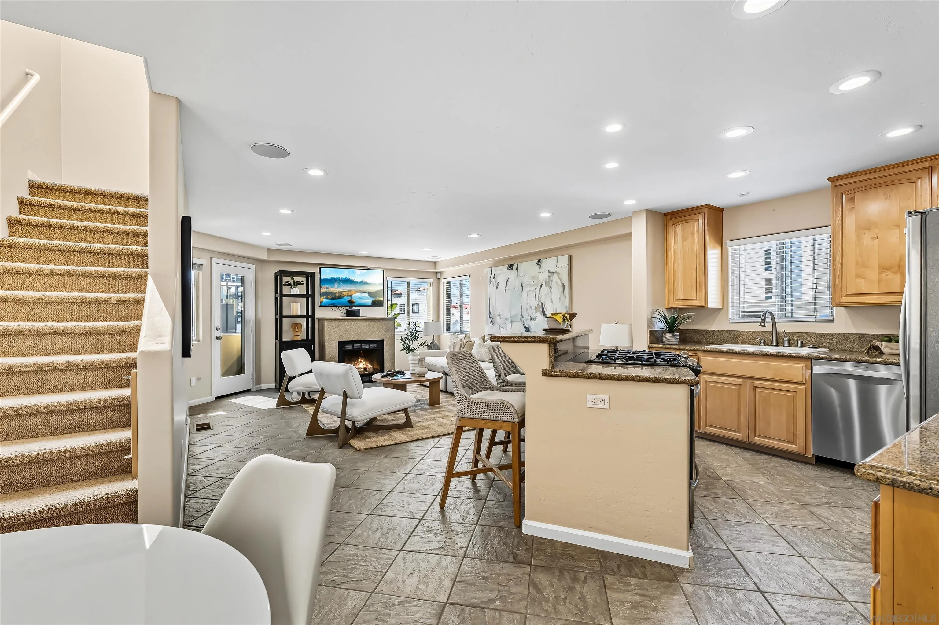 806 Redondo Ct