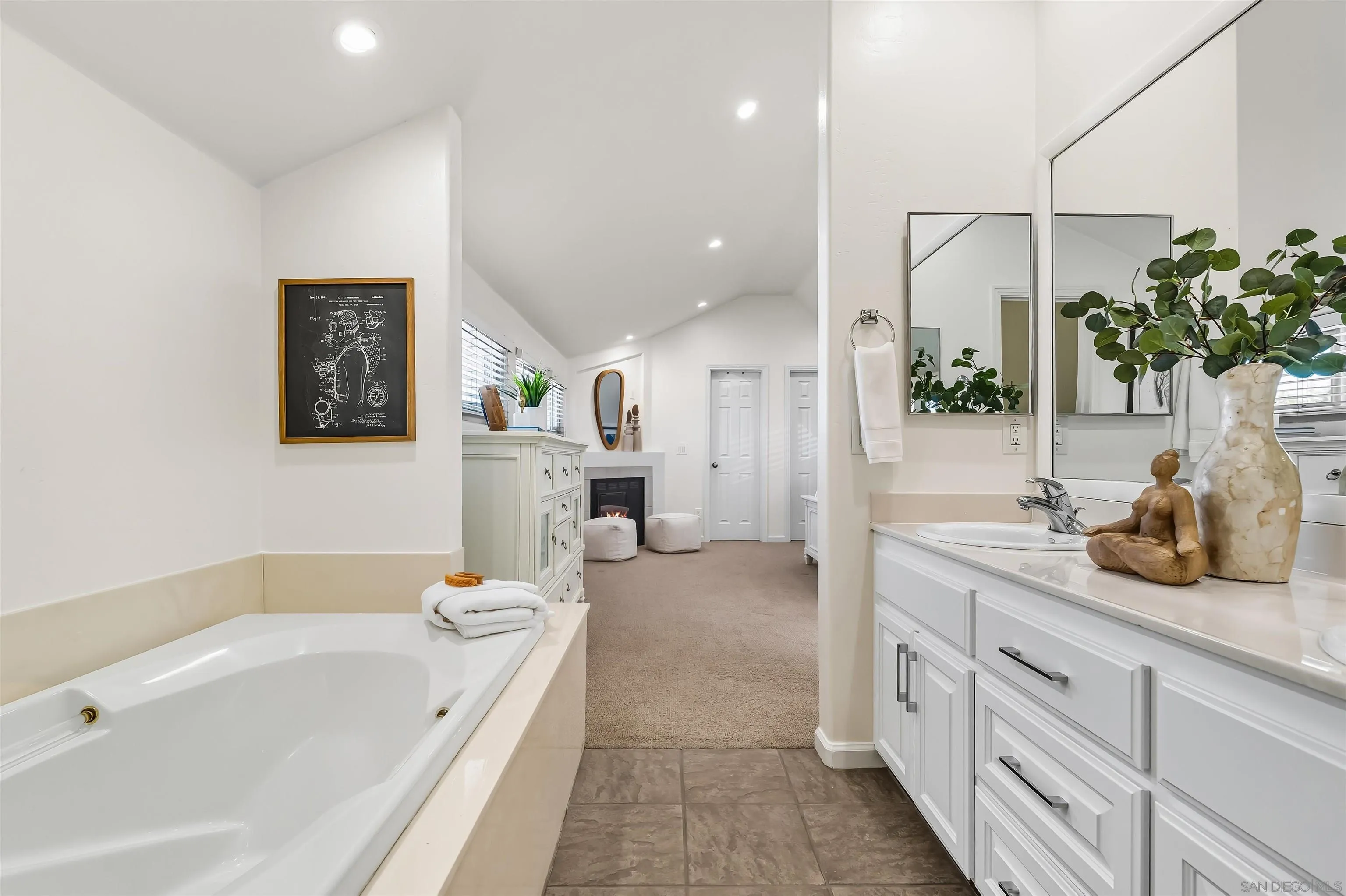 806 Redondo Ct