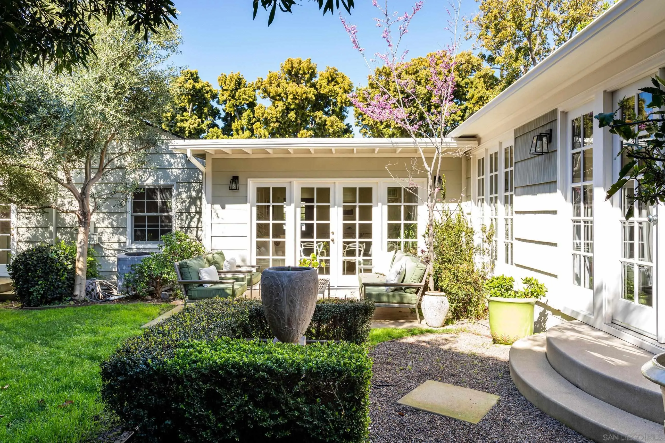 1211 Virginia Way
