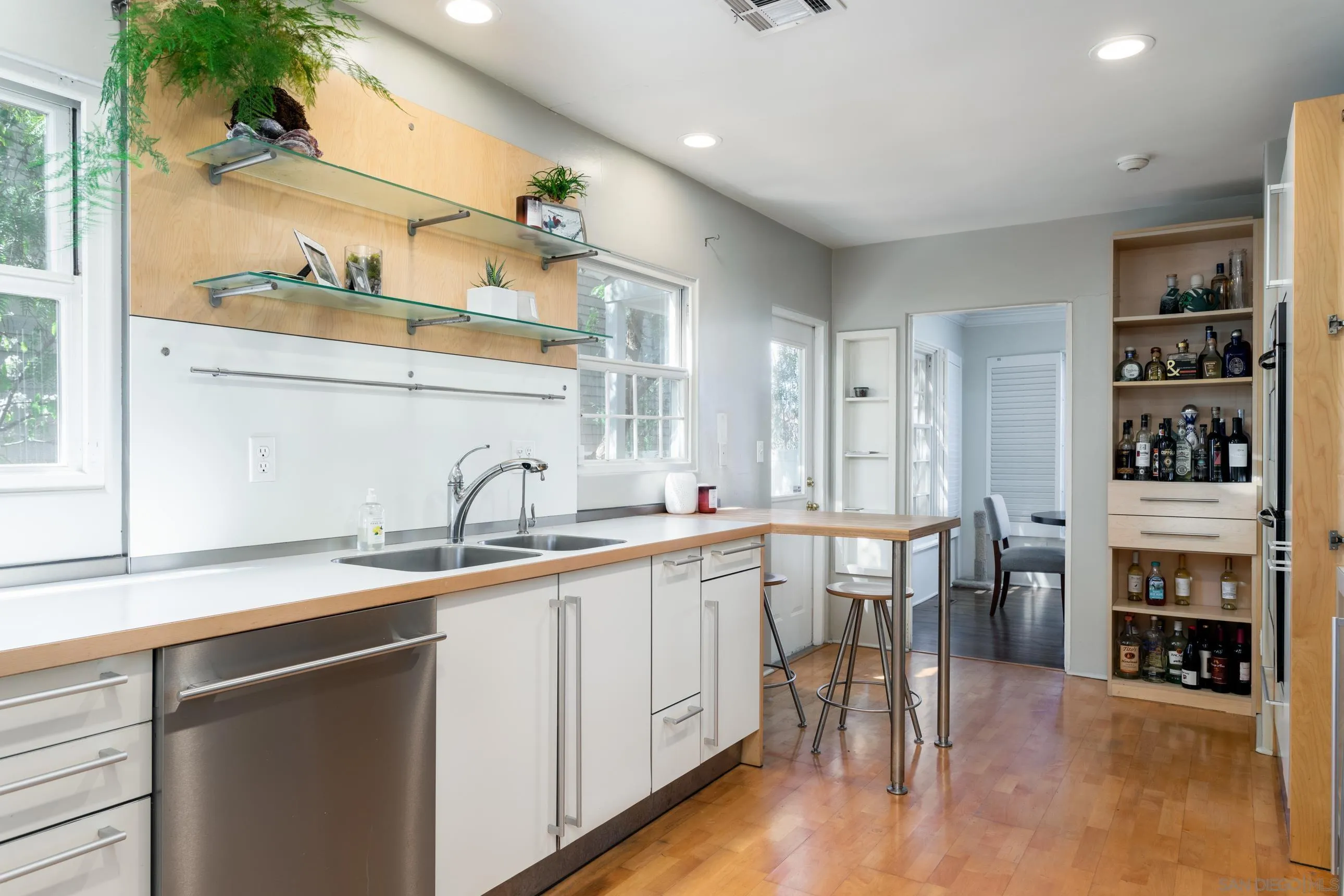 1211 Virginia Way
