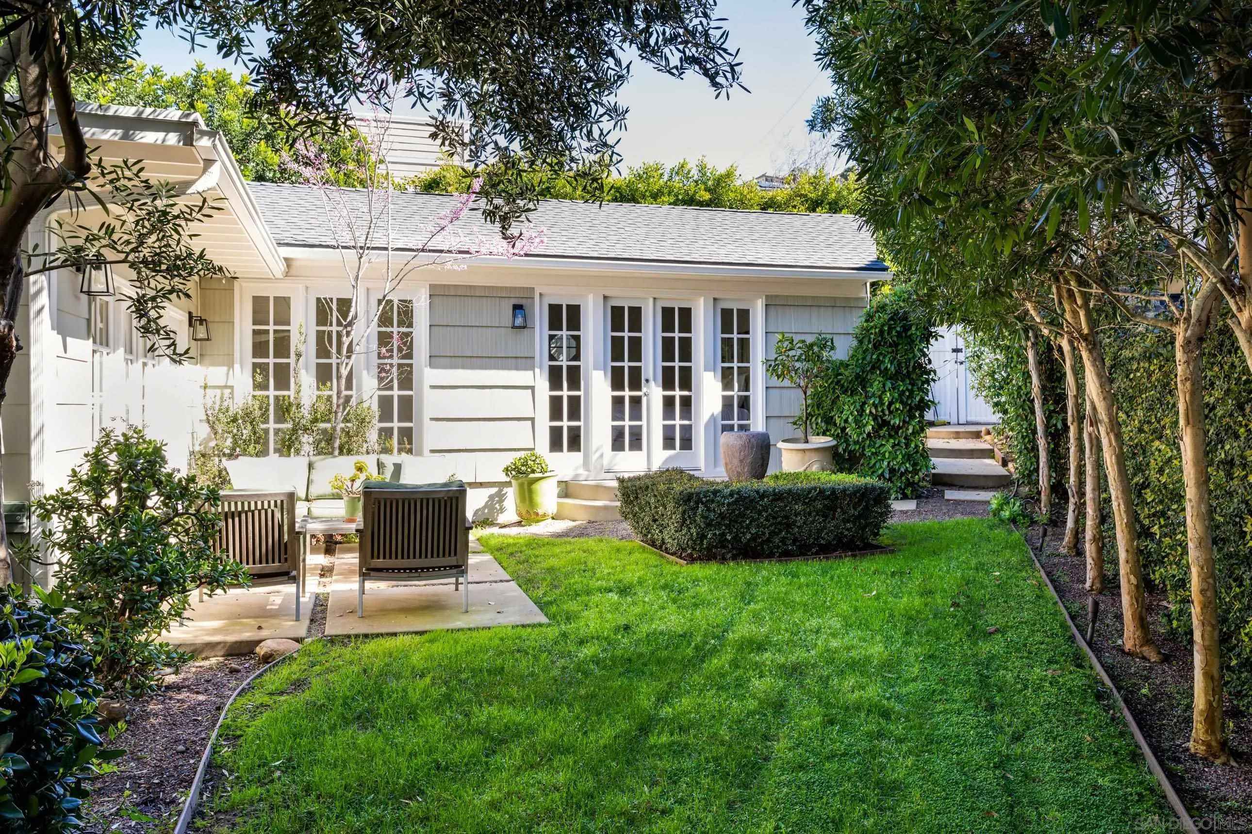 1211 Virginia Way