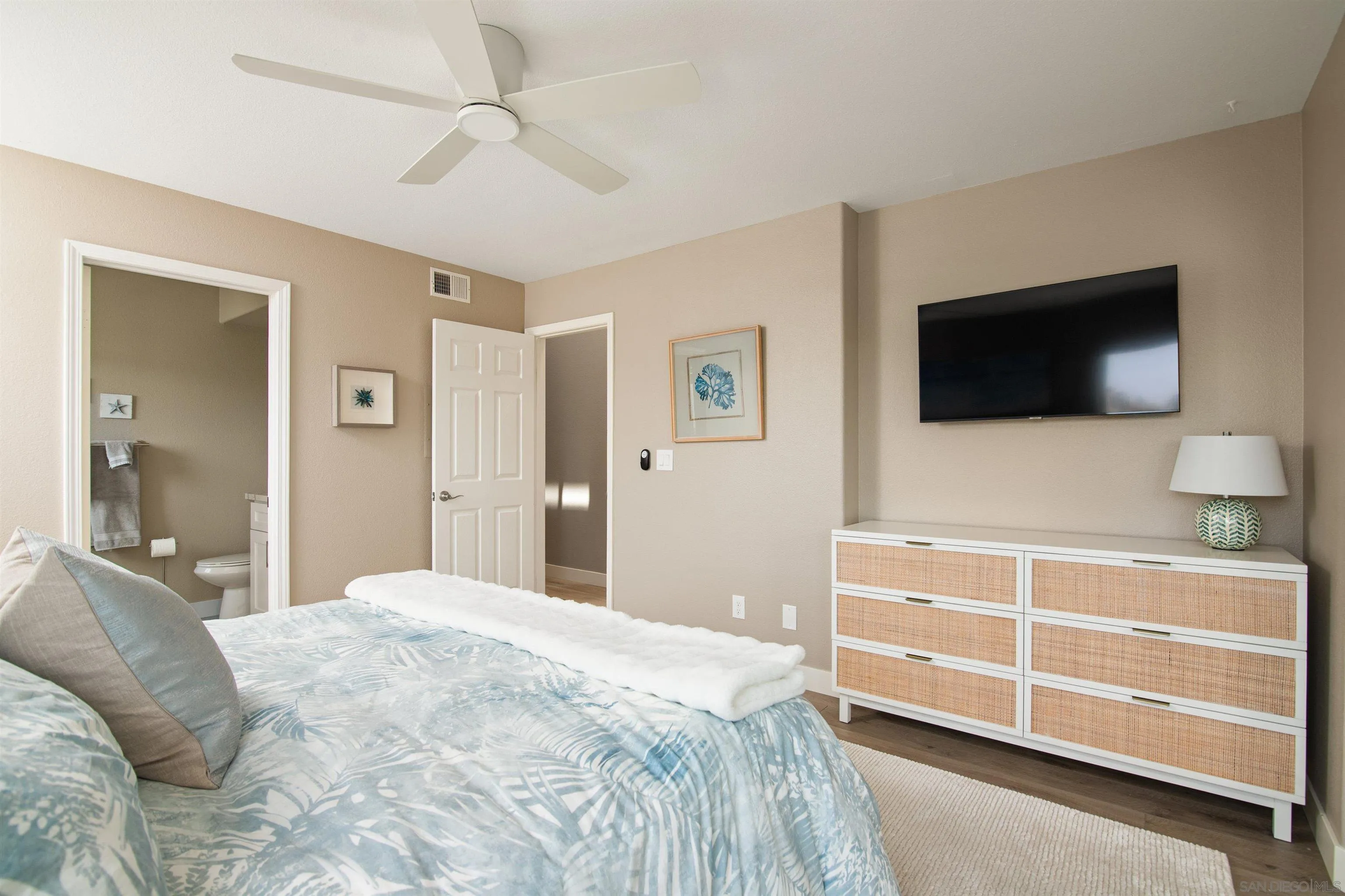 1323 Pacific Beach Dr Unit F