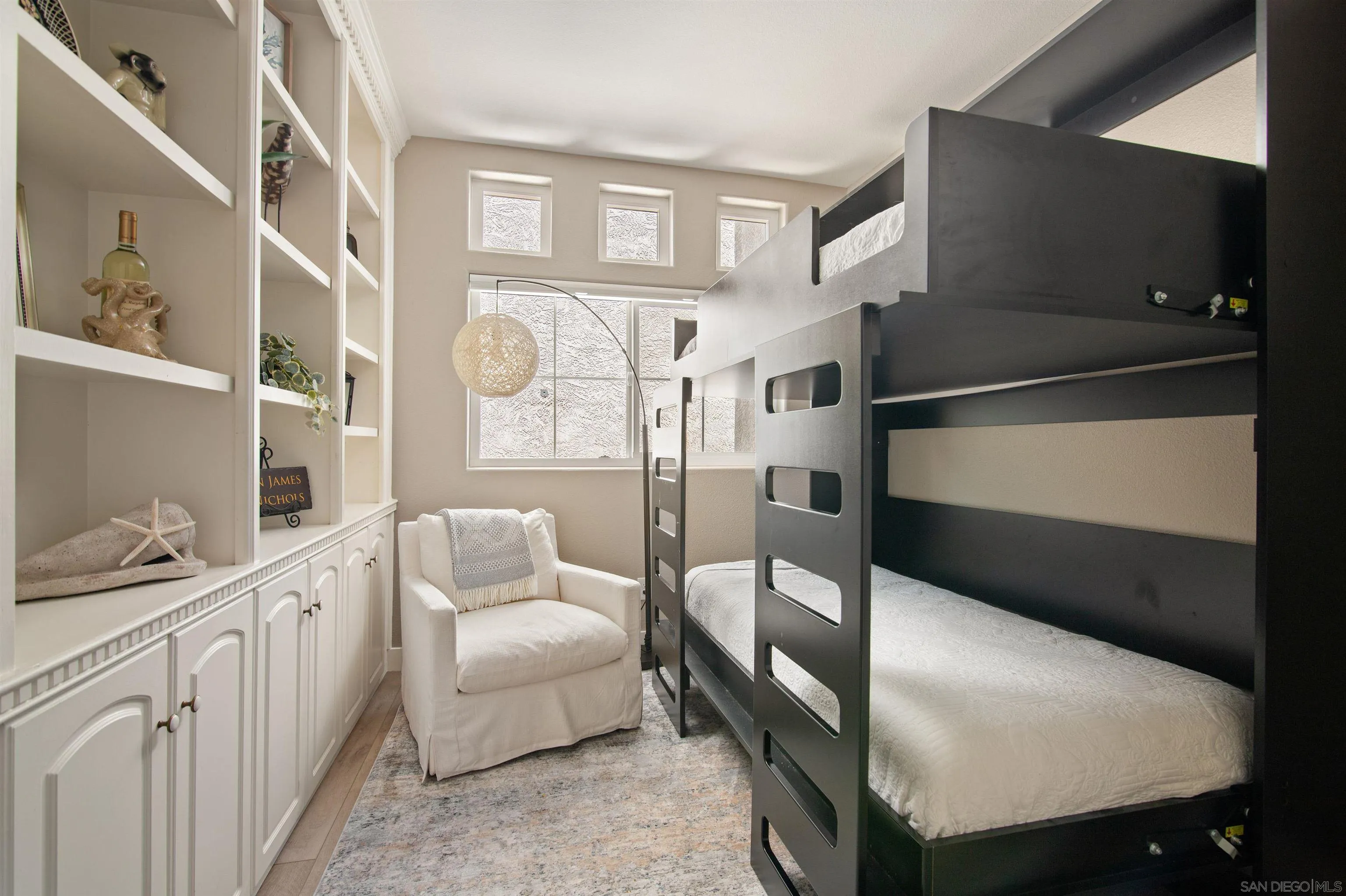 1323 Pacific Beach Dr Unit F