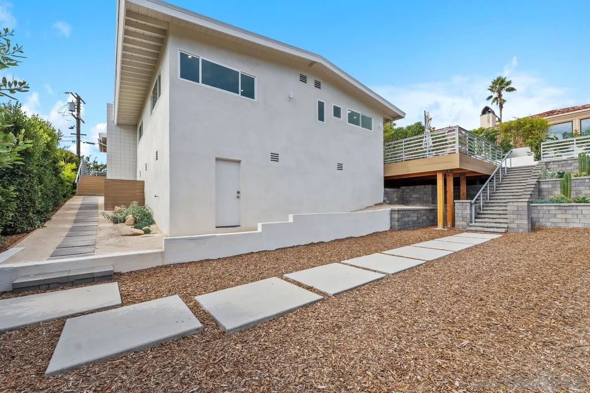 5851 Box Canyon Rd